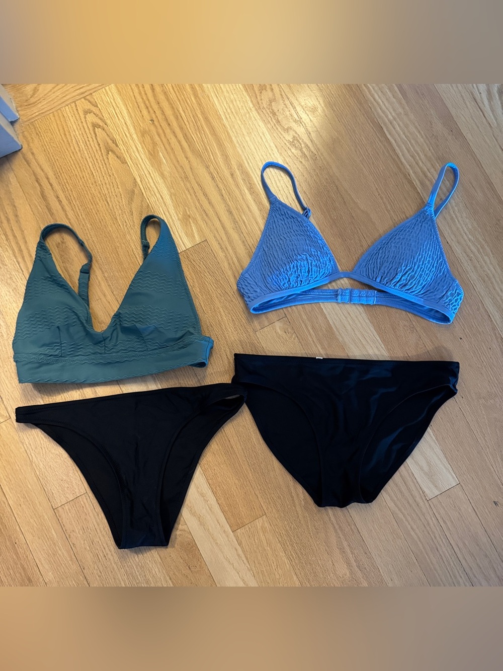 Bundle of aerie swim mix and match top and bottoms.